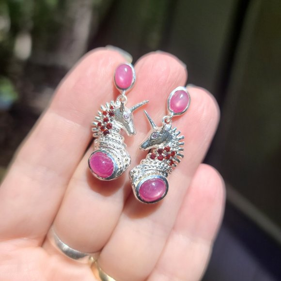 Star Ruby & garnet sterling unicorn 🦄 earrings - Picture 4 of 7